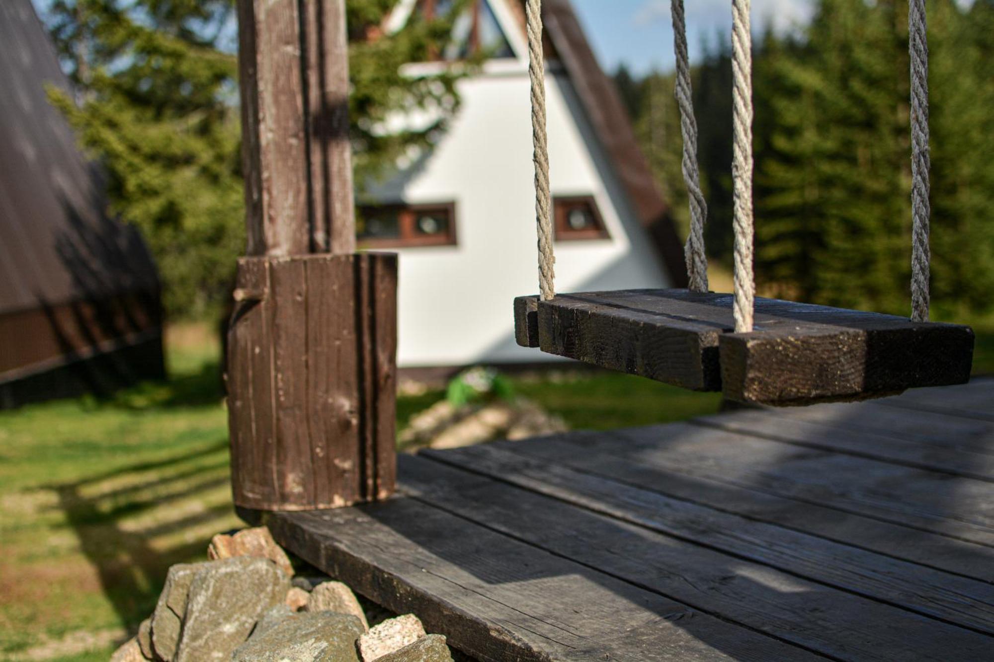 Camere De Inchiriat Pasi Liberi Tau Bistra Exterior photo